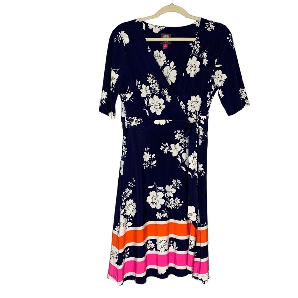 Vince Camuto navy Hawaiian floral v-neck shirt sleeve wrap dress.‎ Size 12